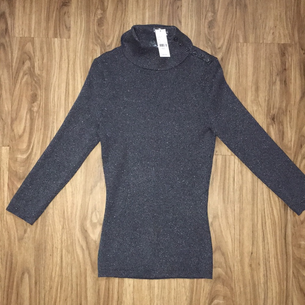 Button-Accent Metallic Gray Turtle Neck - sz S